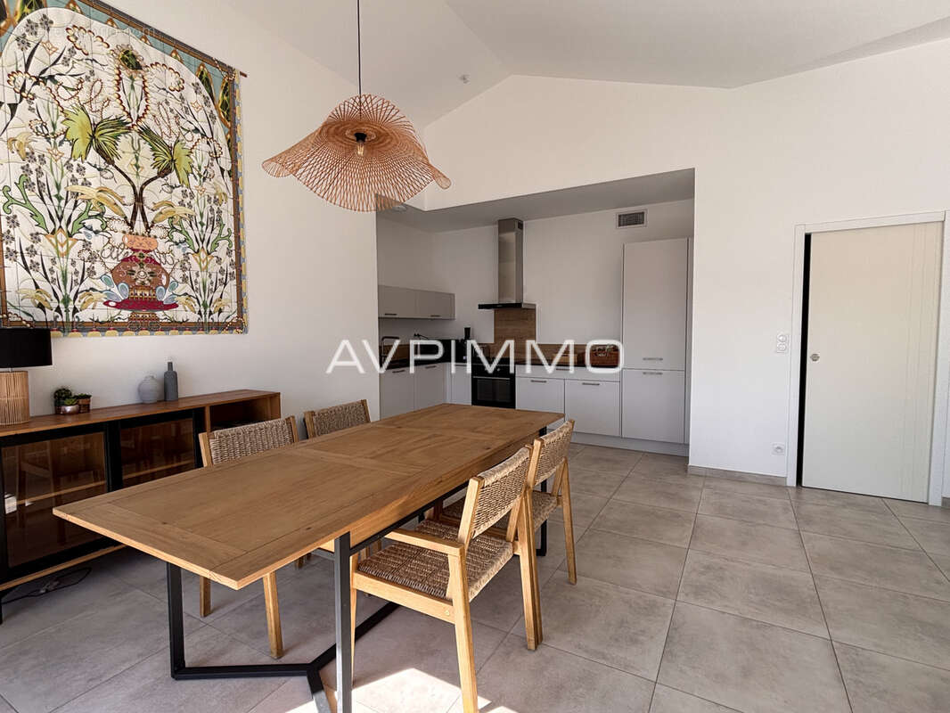 Appartement à SAINT-CYR-SUR-MER