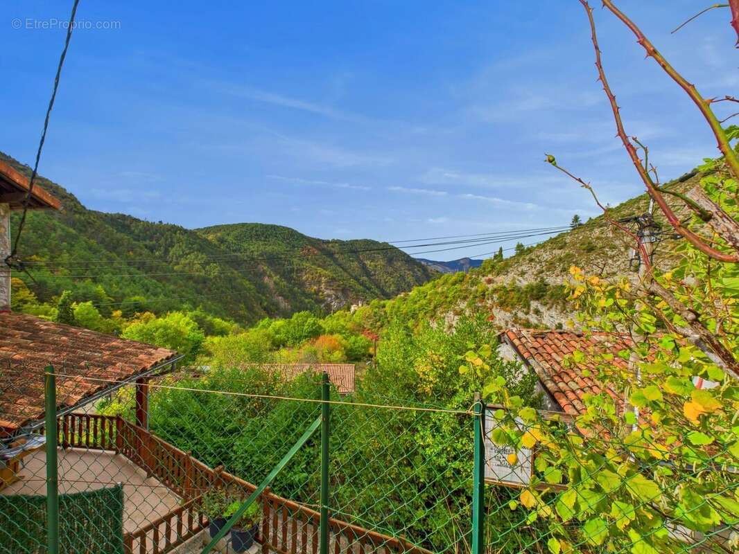 Lantosque GORBLAOU Maison à terminer + Appartement + Terrains + Garage Fermé**Vue Montagne - photo 9