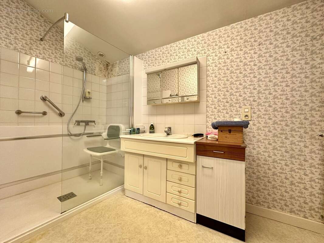 Maison 180 m² à Riom  - photo 9