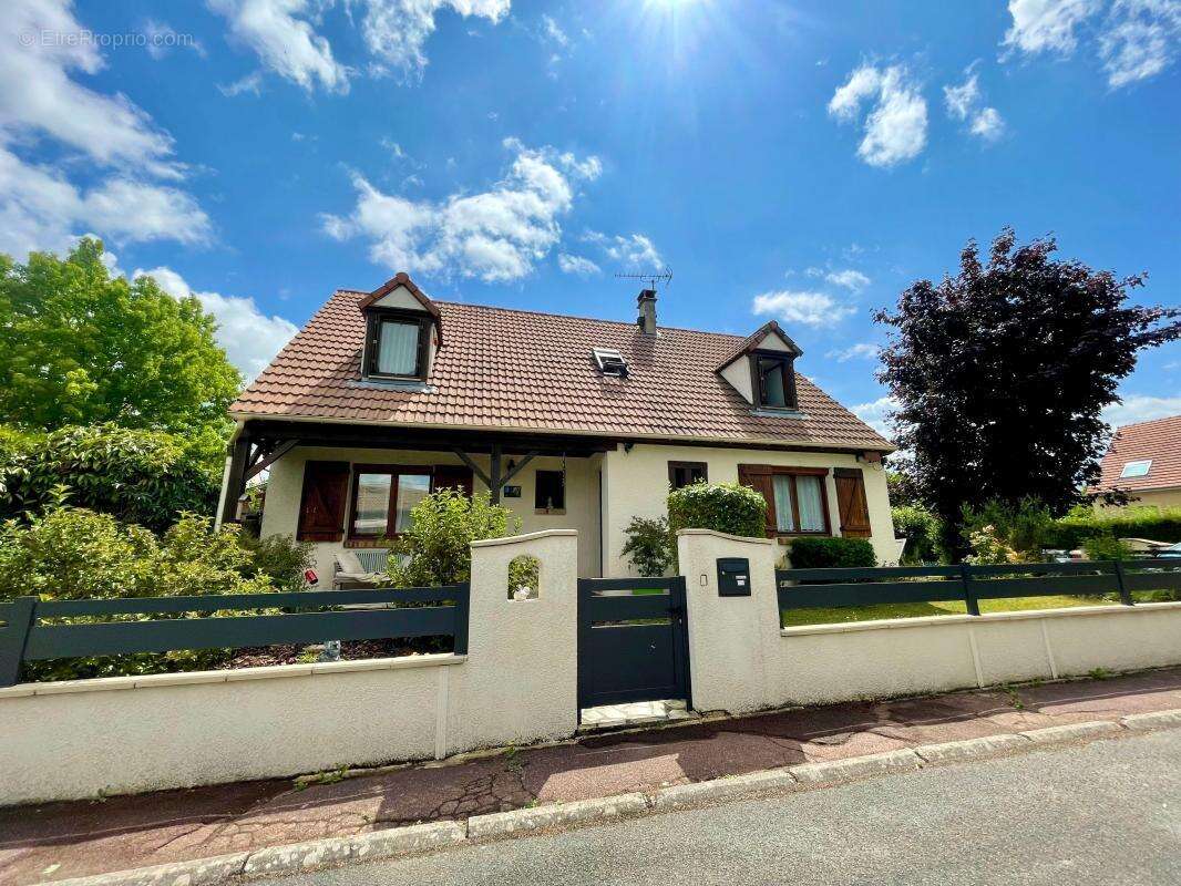 Maison à BURES-SUR-YVETTE