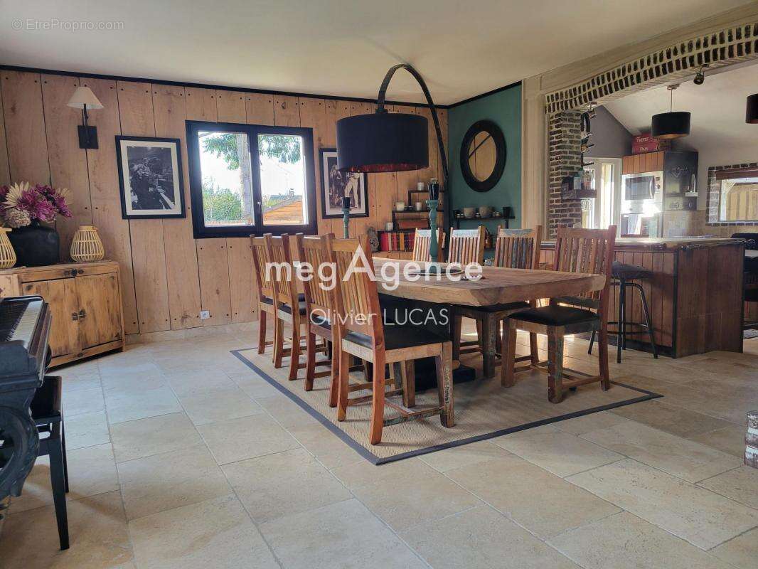 Maison à SAINT-HYMER