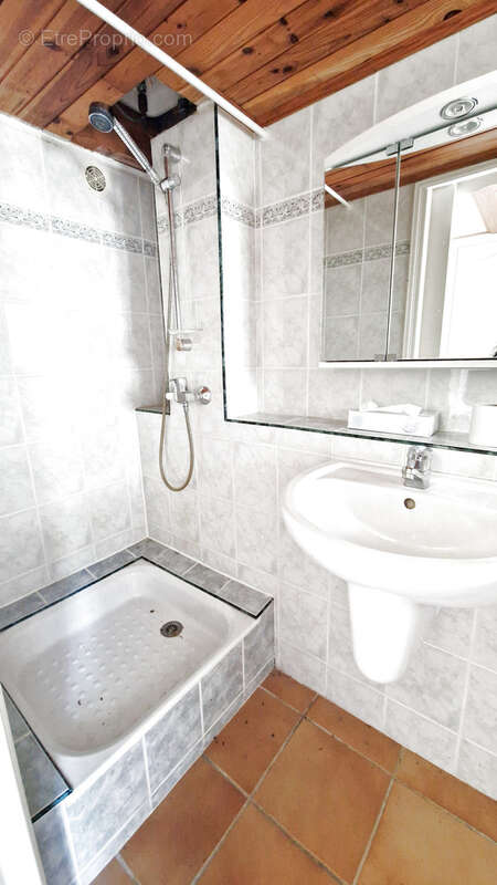 Maison à CRUVIERS-LASCOURS