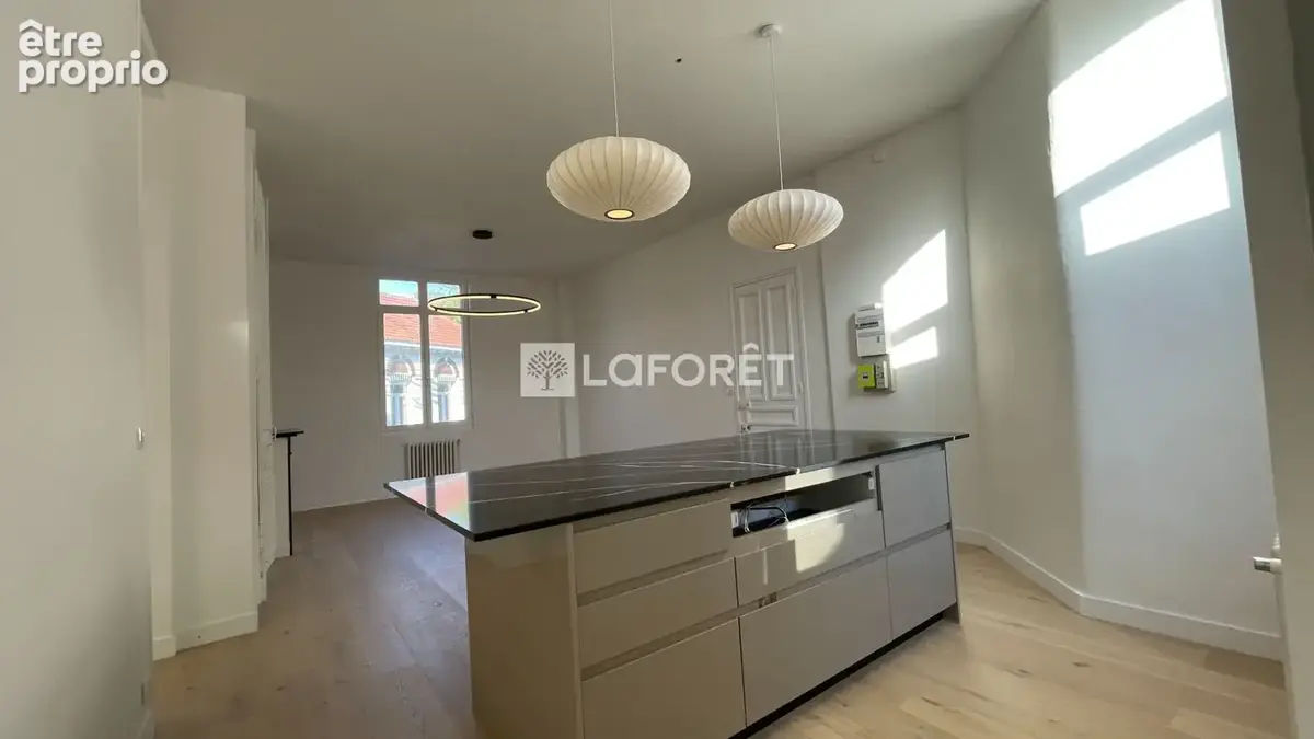Superbe T4 de 85m² dans un immeuble de caractère - photo 8