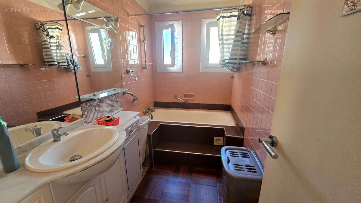Appartement à LA CRAU