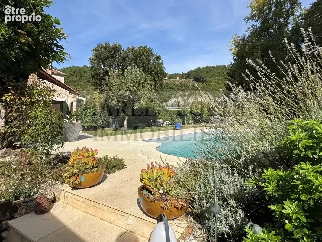 Superbe maison en pierre, piscine sur terrain de 1378 m² - photo 21