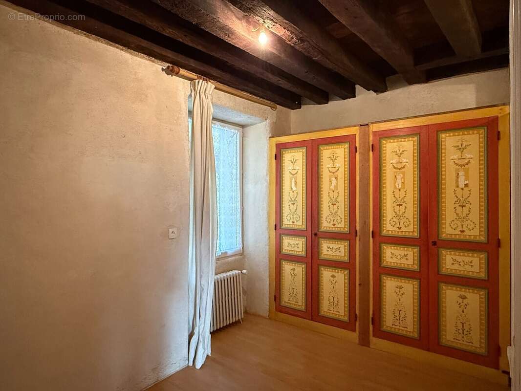 Maison à MONTGIVRAY