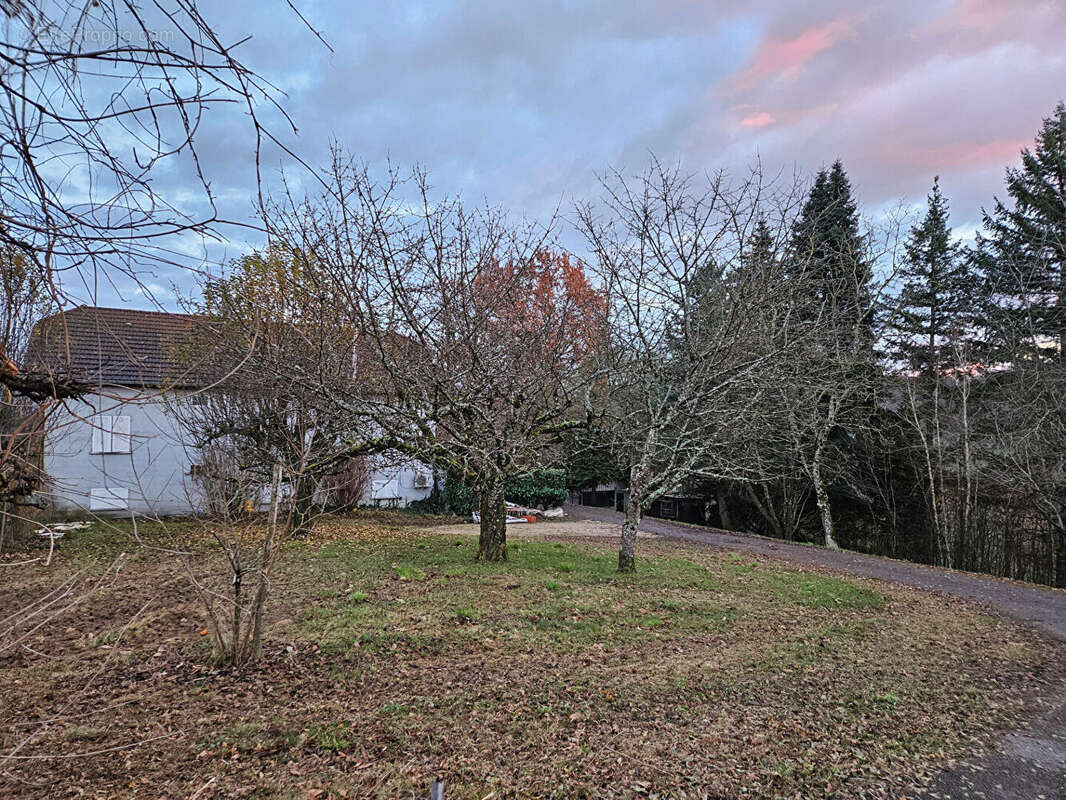 Maison familiale de 1986  de 172 m² environ a chmilin - photo 11