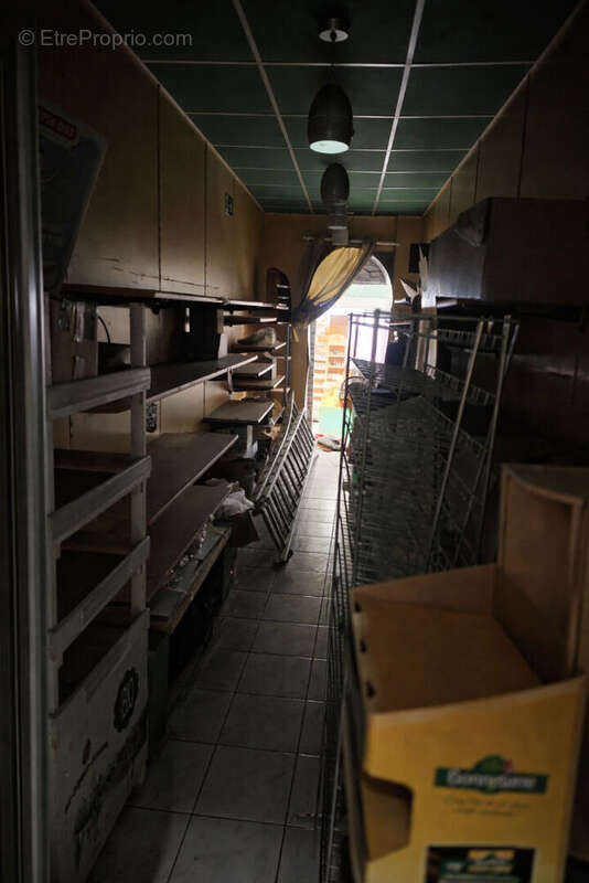 Commerce à NEUILLY-PLAISANCE