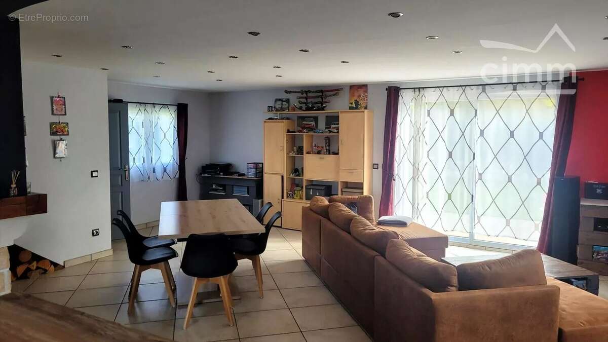 Maison à SAINT-HONORE