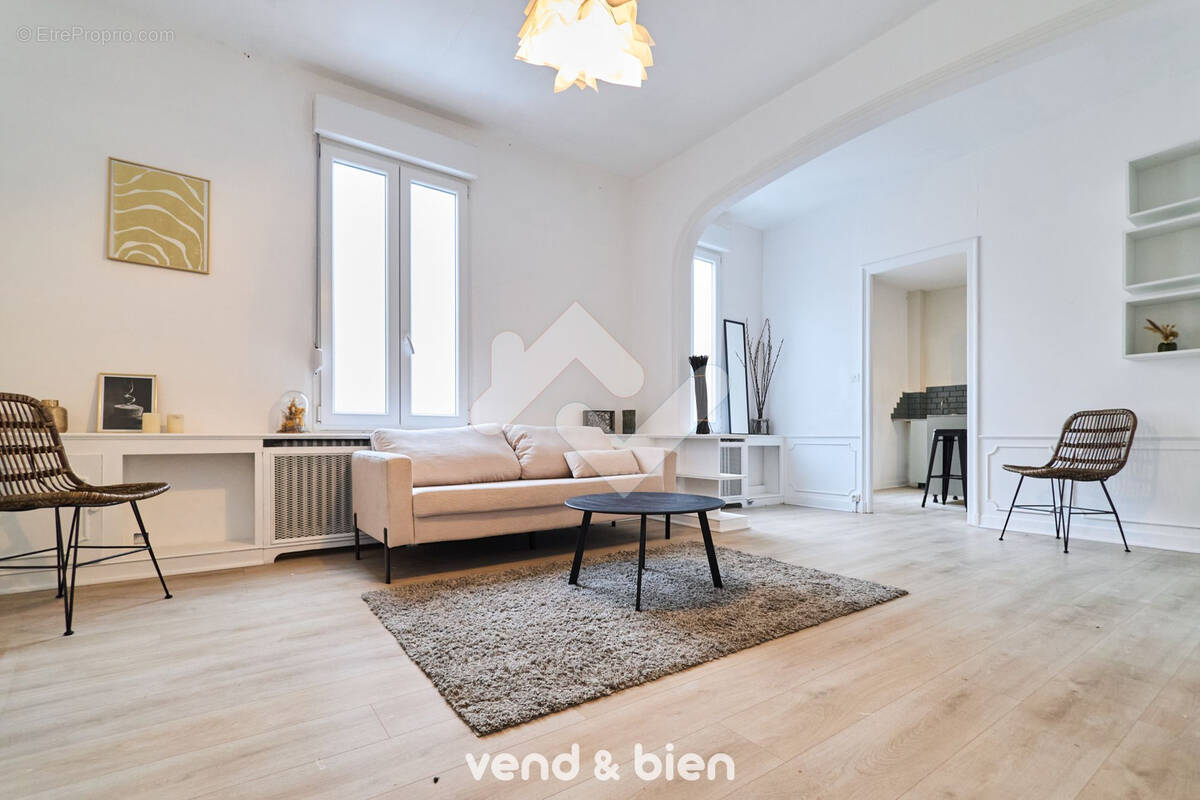 Appartement à MAGENTA