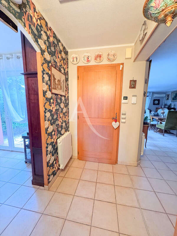 THUIR : Maison  5 pièces 116 m² PLAIN PIED -TERRAIN DE 851 m² à deux pas du centre Ville ! - photo 9