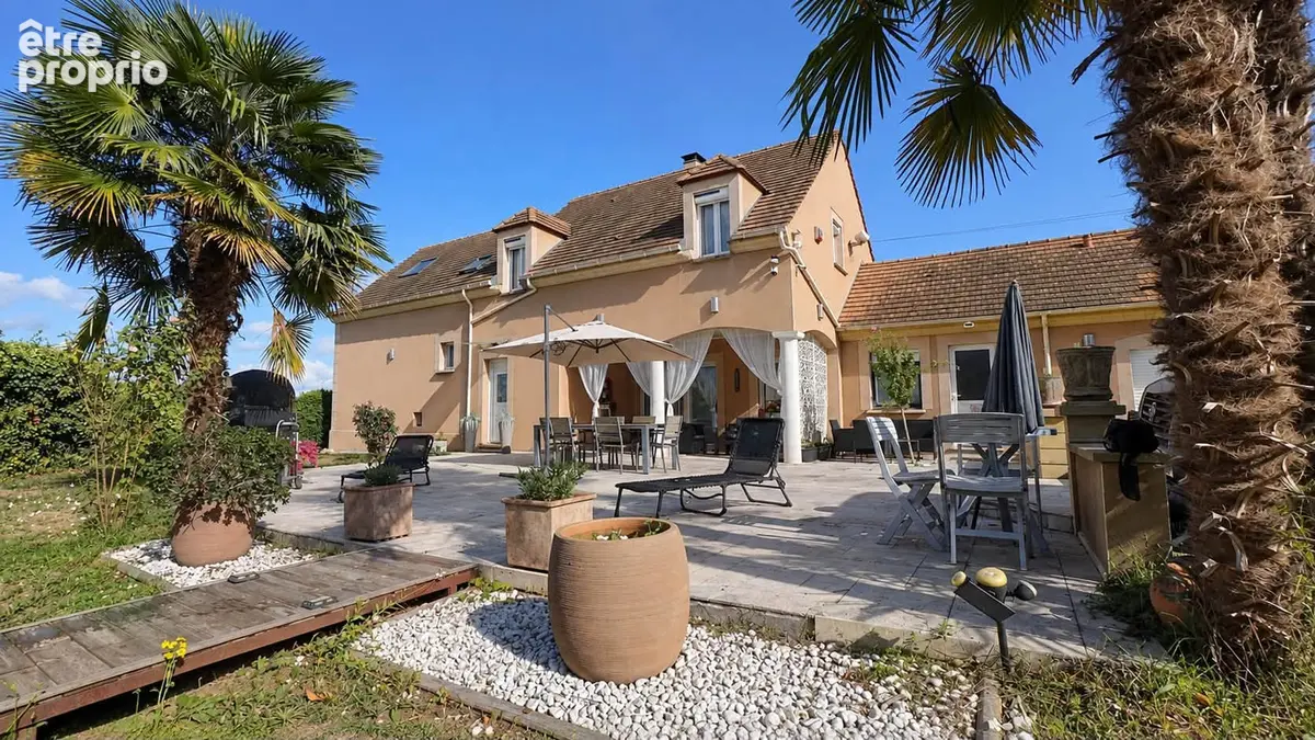 Photo Maison à Mezieres-Sur-Seine au prix de 466 000€