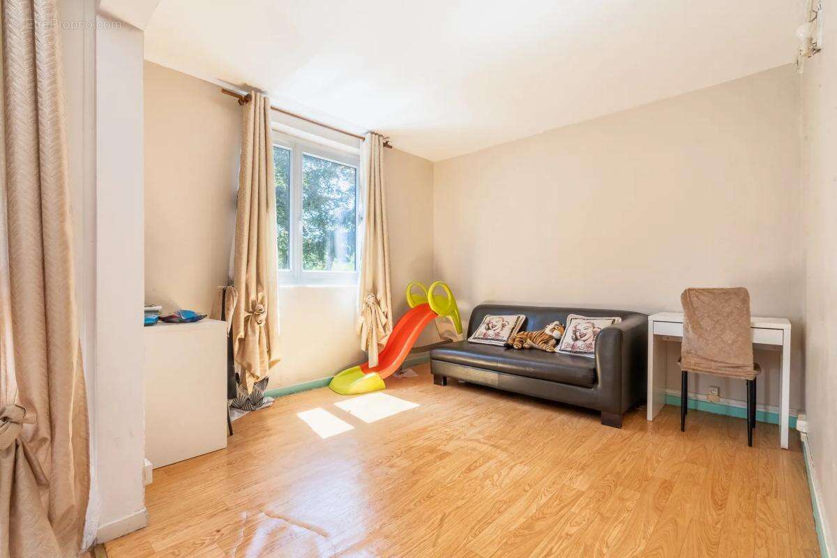 Appartement à CLICHY-SOUS-BOIS