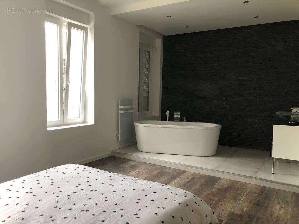 CHAMBRE  SPACIEUSE 