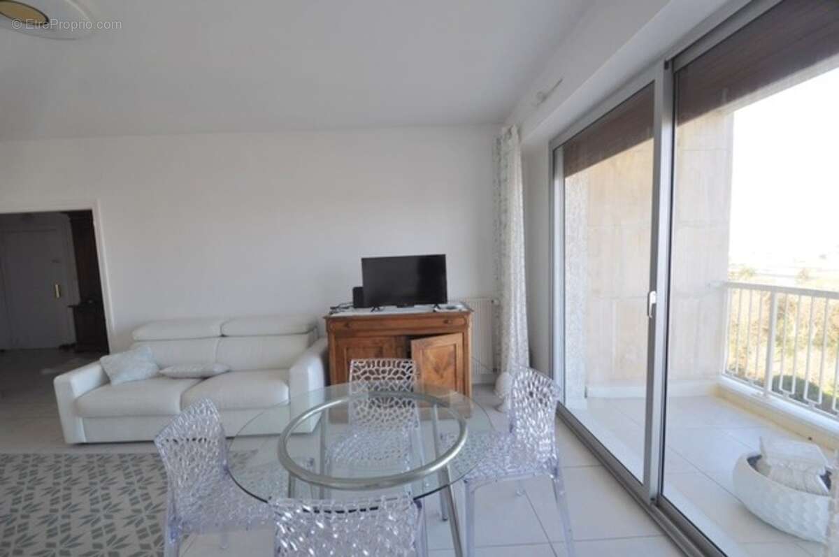 Appartement à vendre 3 pièces ANGERS (49), grand appartement + cave et garage - photo 2