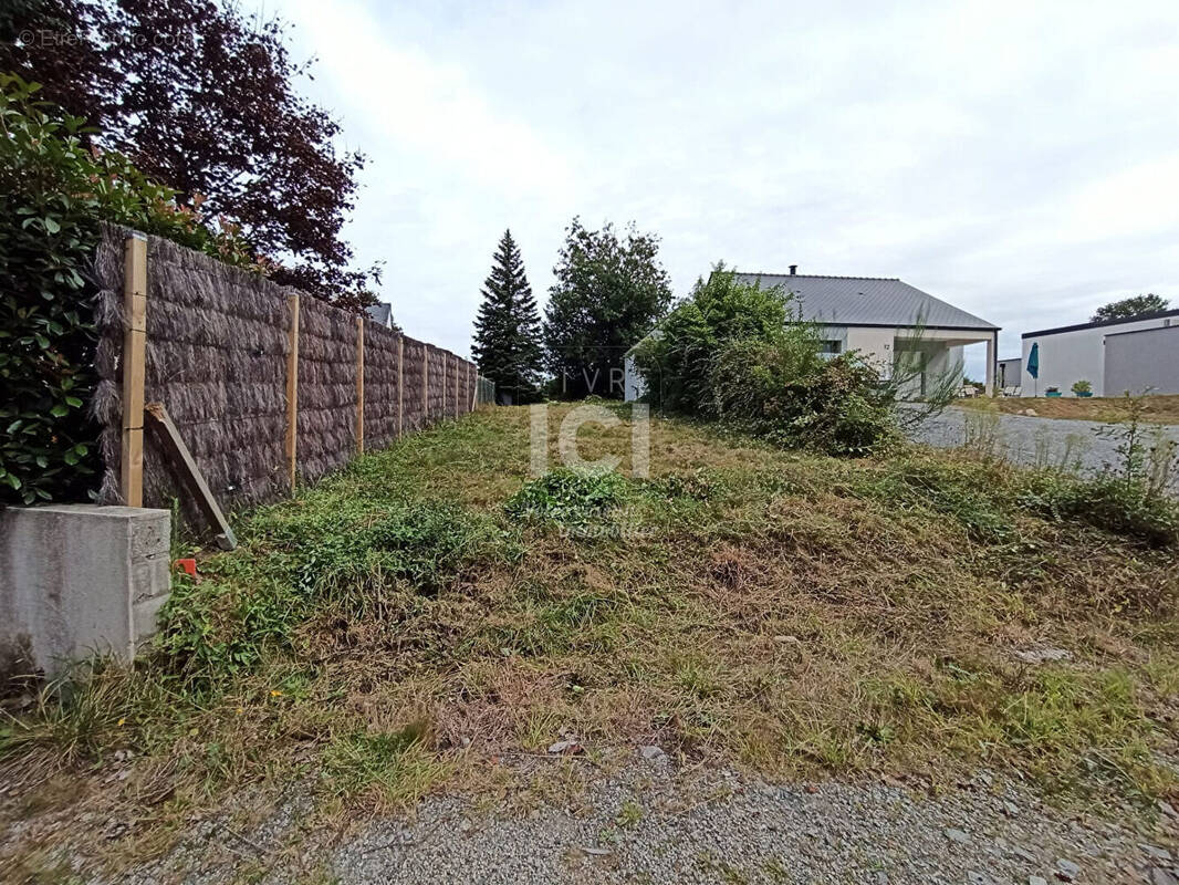 Terrain à TREILLIERES