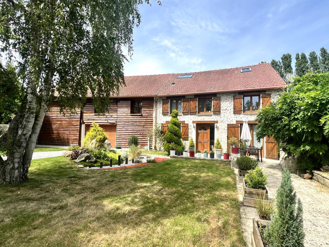 Maison à HOUDAN