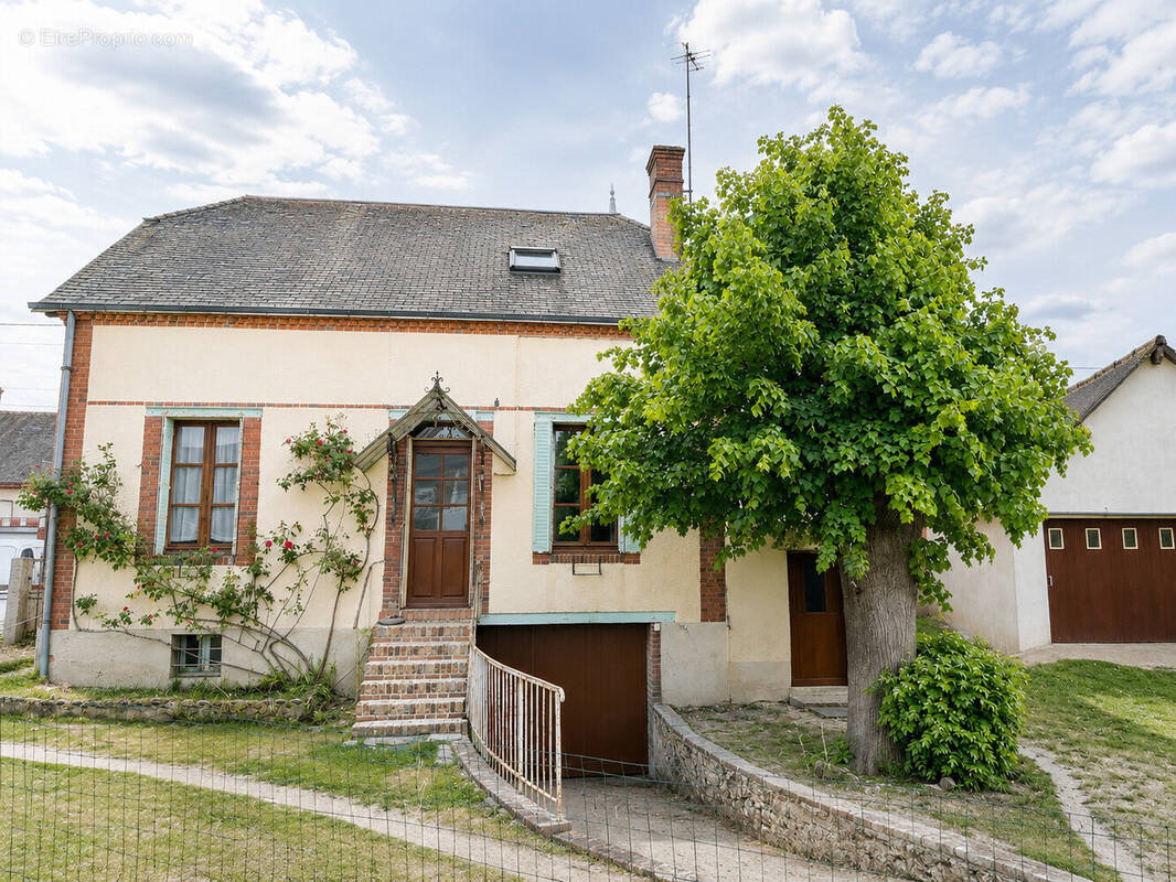 Maison à AUBIGNY-SUR-NERE