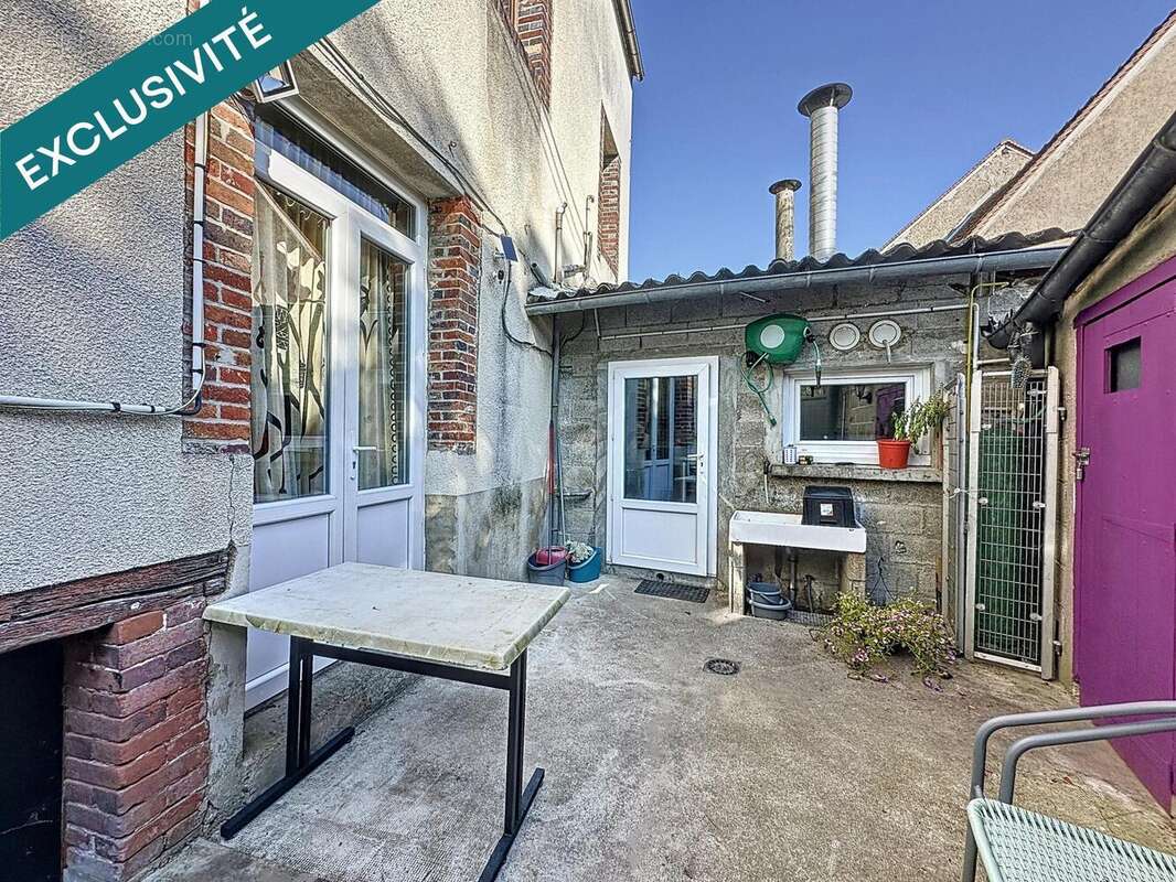 Photo 7 - Commerce à VERON