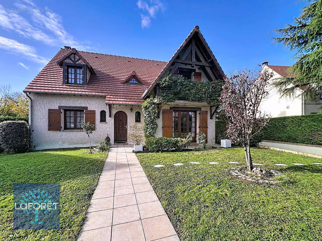 Maison à SAINT-GERMAIN-LES-CORBEIL