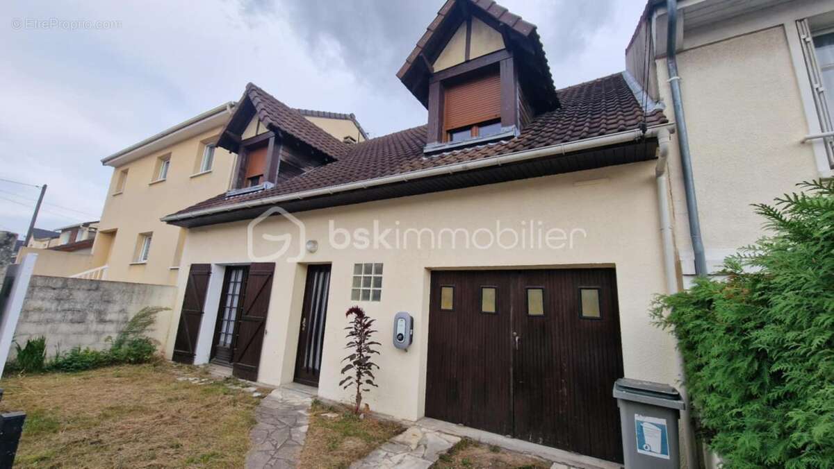 Maison à TREMBLAY-EN-FRANCE