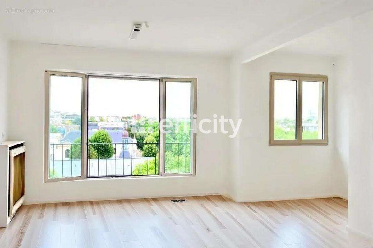 Appartement à NEUILLY-SUR-SEINE