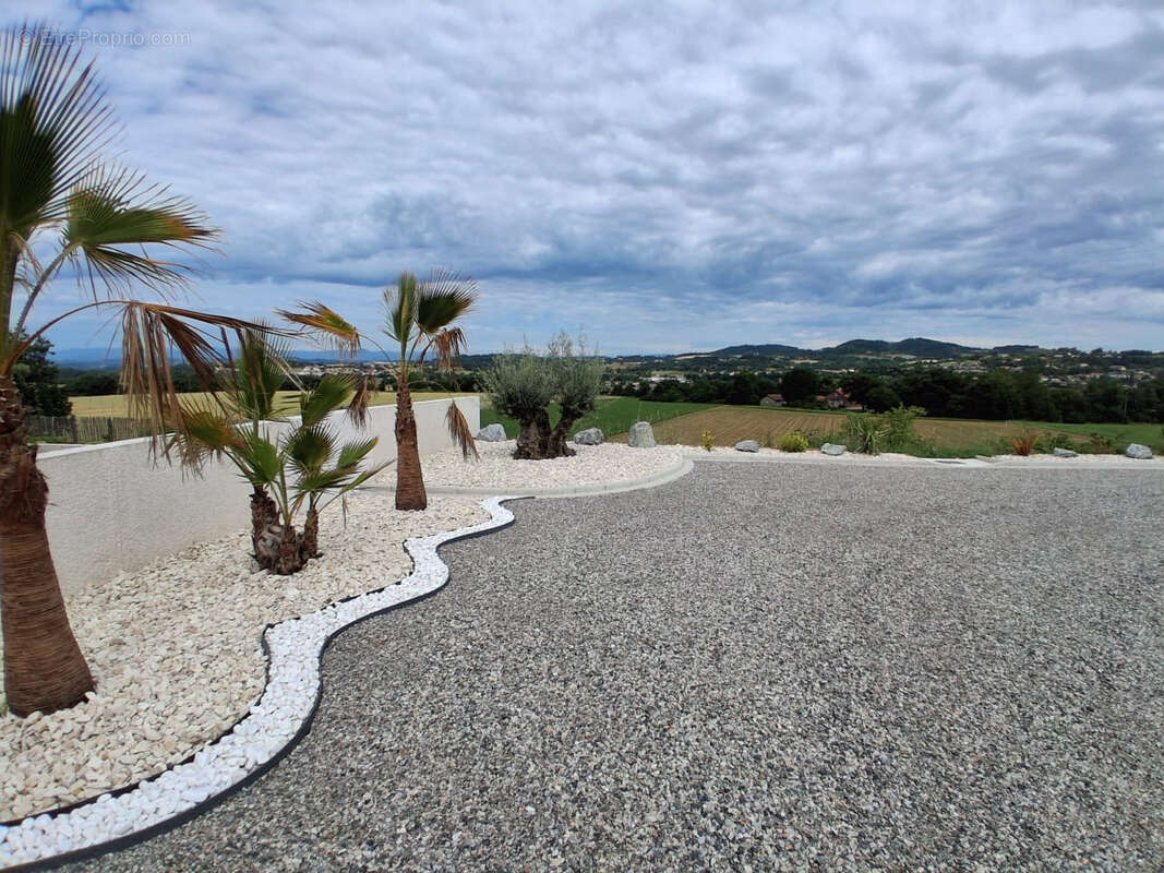 Maison à SAINT-DONAT-SUR-L&#039;HERBASSE