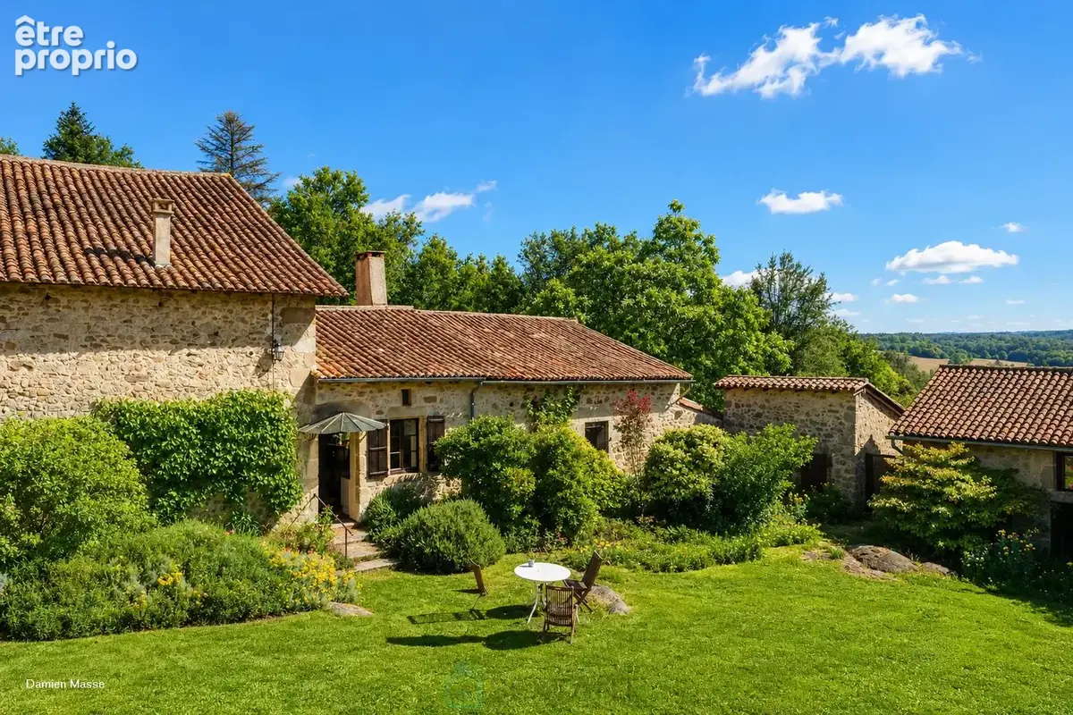 Ancienne maison forte du XIIIe siècle, au coeur du parc naturel régional du Périgord vert. - photo 7
