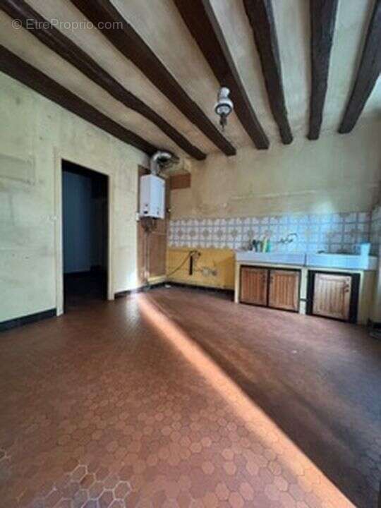 Maison à ORMOY-LA-RIVIERE