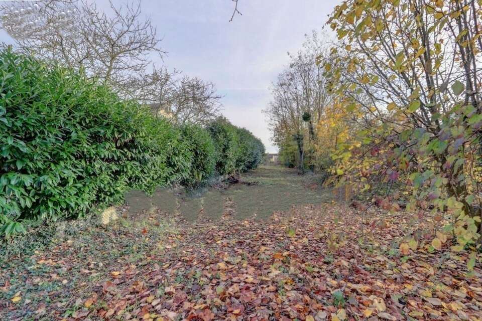 Terrain 719 m² à Eragny  - photo 2