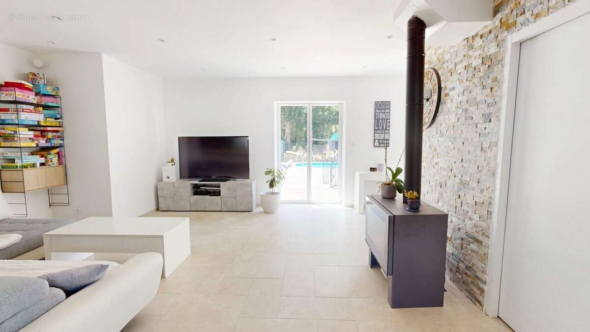 Maison 268 m² à Saint-Cyr-En-Val  - photo 7