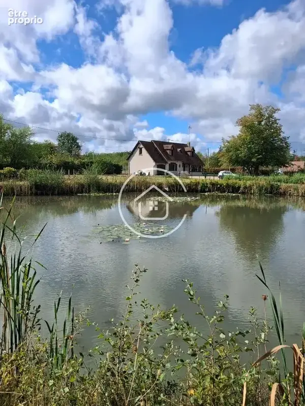 Photo Maison à Crouy-Sur-Cosson au prix de 355 300€