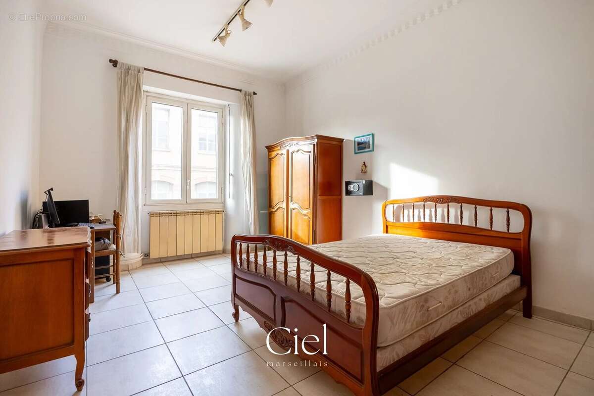 Appartement à MARSEILLE-3E