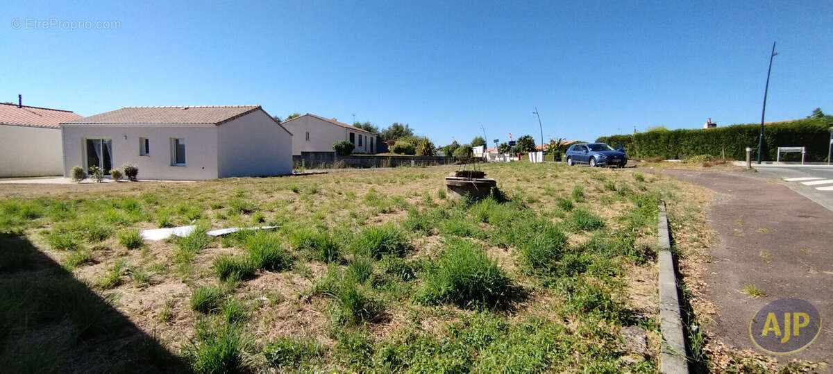 Terrain à BELLEVILLE-SUR-VIE