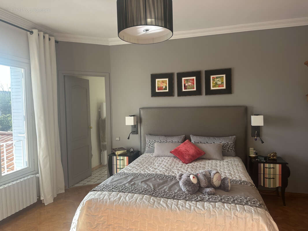 Autre à AIX-EN-PROVENCE