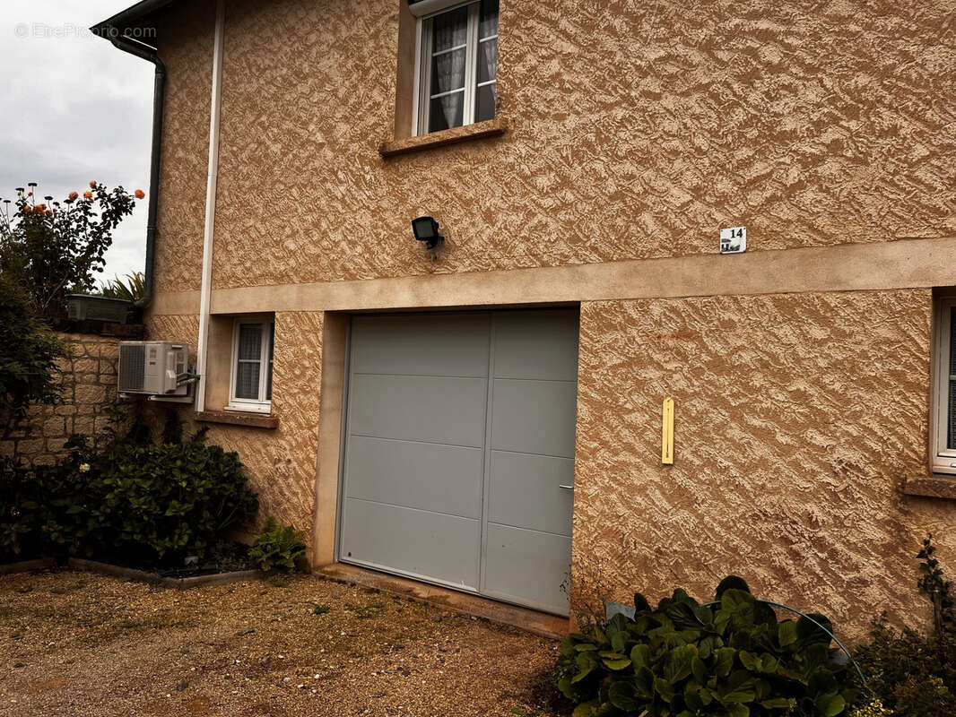 Maison à VARS-SUR-ROSEIX