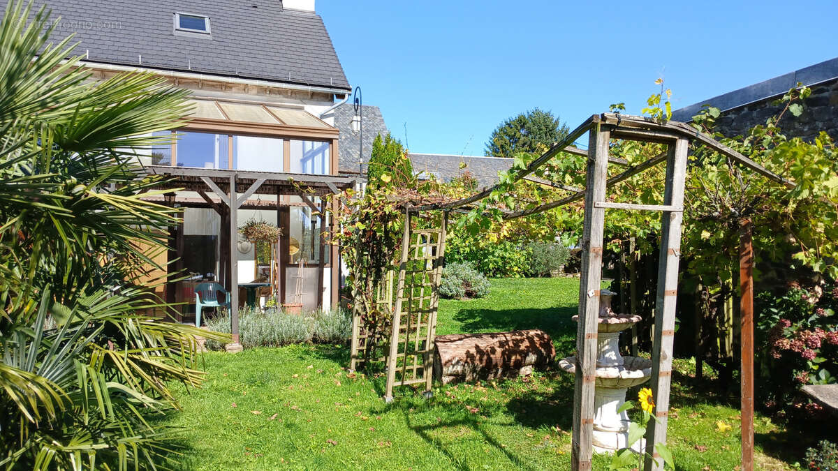 Maison à CHAUSSENAC