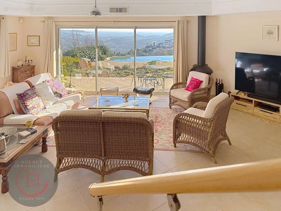 Maison à LES ADRETS-DE-L'ESTEREL