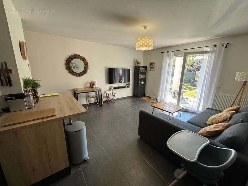 Appartement à ARTIGUELOUVE