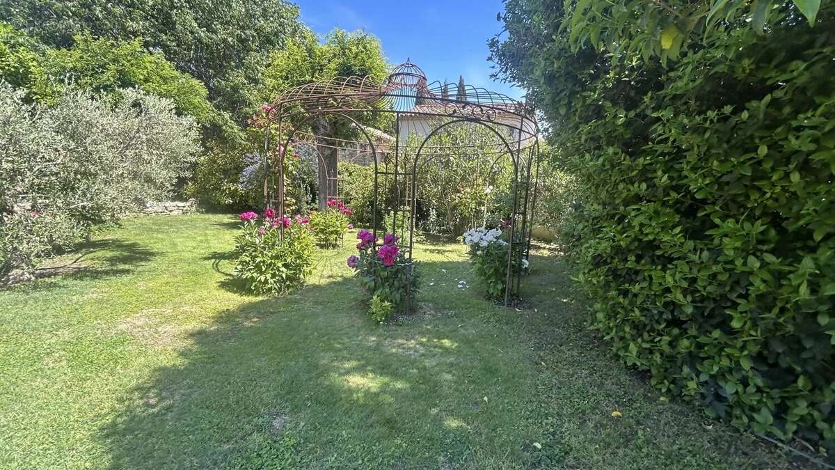 Cazan - Mas de 281 m² sur 3256 m² - photo 6