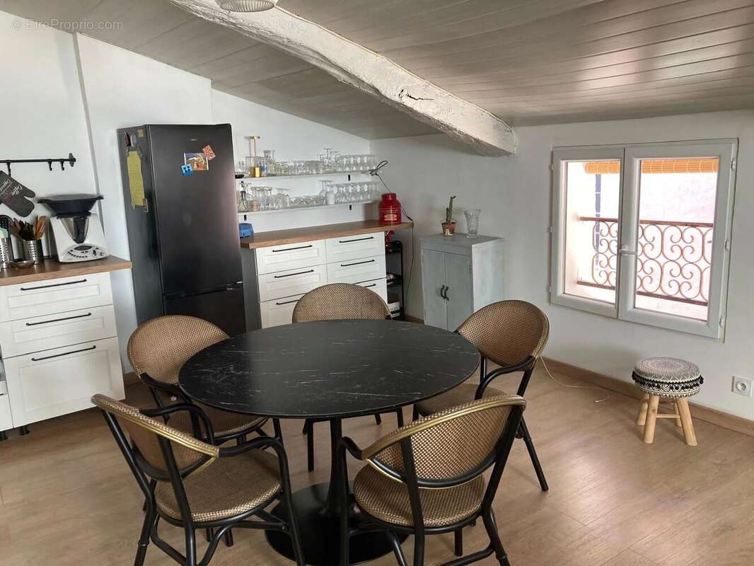 Appartement à COTIGNAC