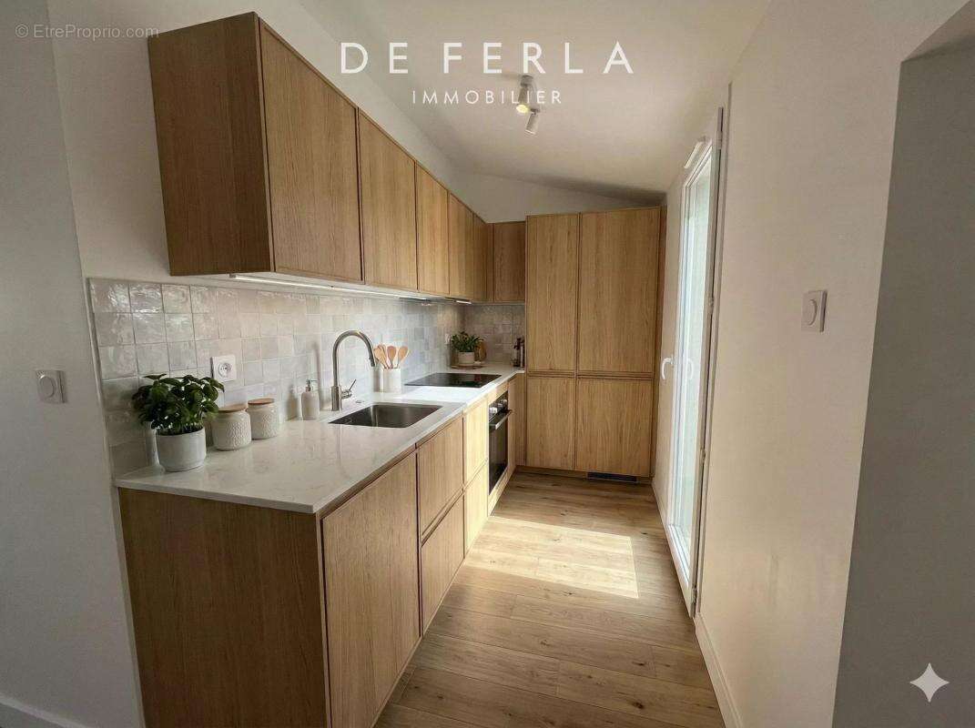 Appartement à L'ILE-SAINT-DENIS