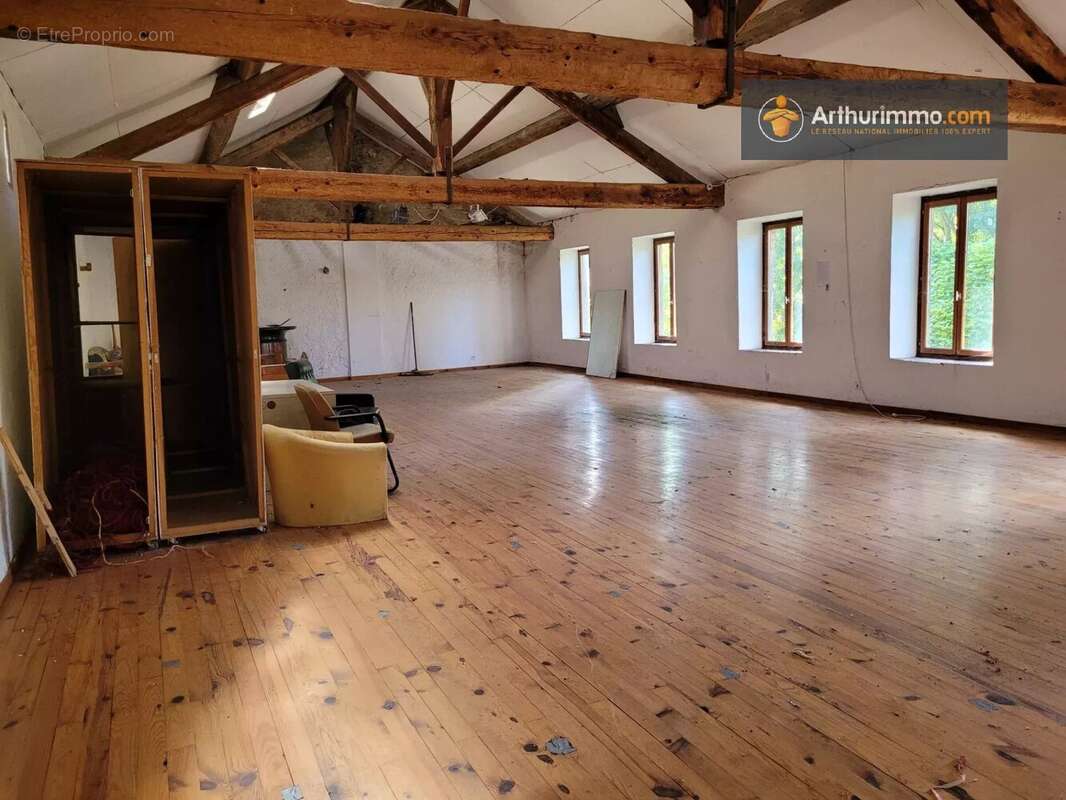 Maison à SAINTE-COLOMBE-SUR-L&#039;HERS