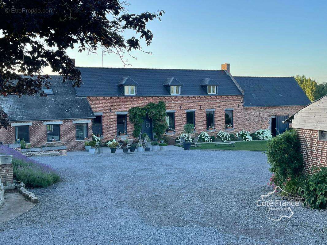 Maison à LA NEUVILLE-LES-DORENGT