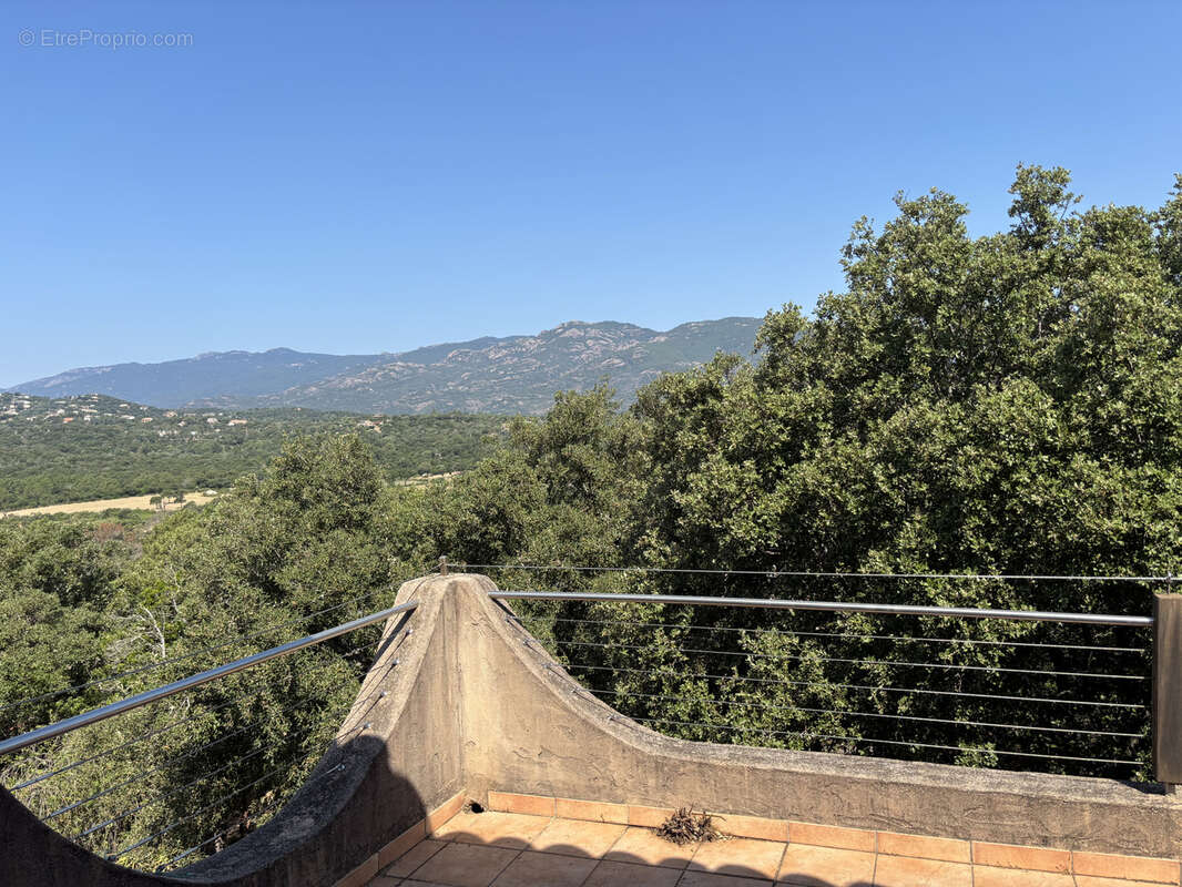 Villa avec vue mer panoramique édifiée sur un terrain de plus de 4150m2 avec piscine. - photo 16