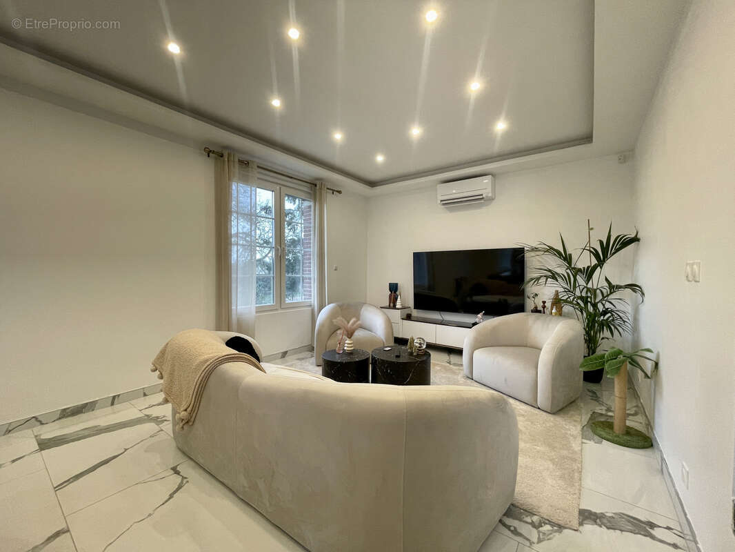 Maison à ANGERVILLE-LA-CAMPAGNE