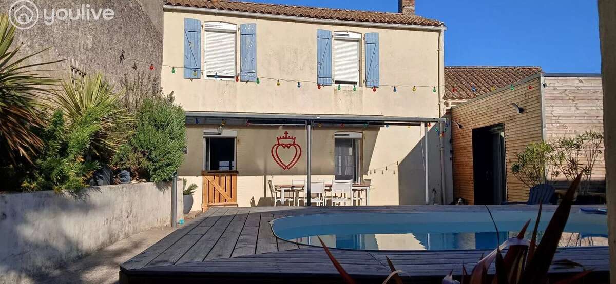 Maison à MOUTIERS-LES-MAUXFAITS