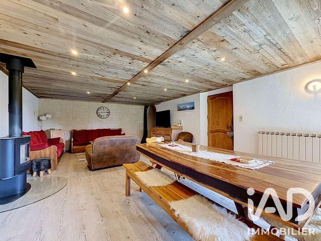 Maison 140 m² à Taninges  - photo 4