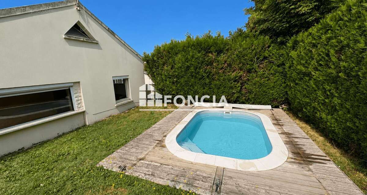 Maison individuelle avec piscine – Le Thillay - photo 11