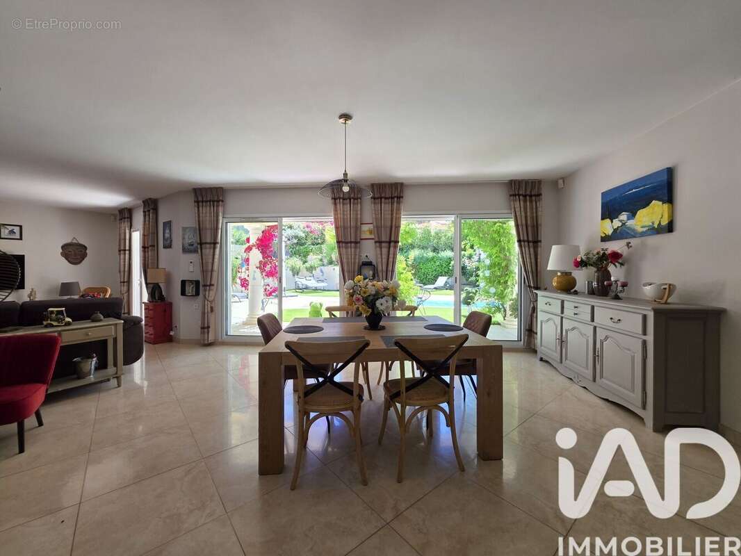 Photo 5 - Maison à ROQUEBRUNE-SUR-ARGENS